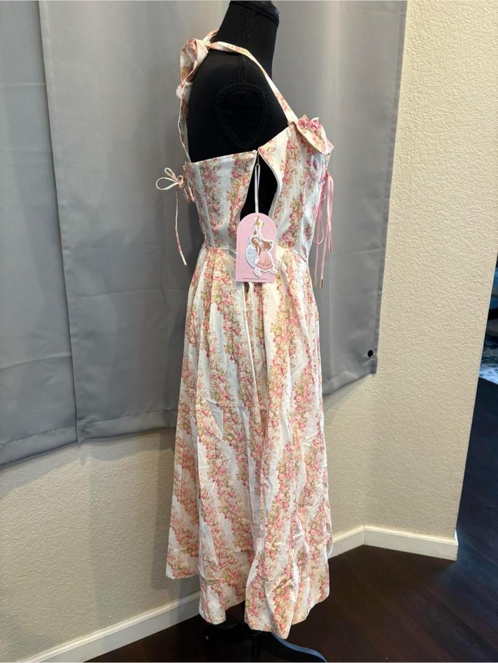 Lacemade Floral Halter Maxi Dress in Pink and Cream - Picture 4 of 8